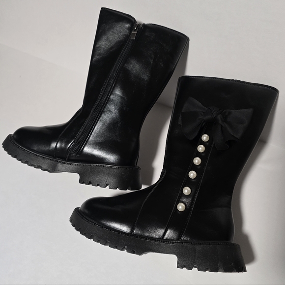 NWOT Girls' Black Boots with Bow and Pearl Detail, Size 32 (US 13) - Picture 7 of 11